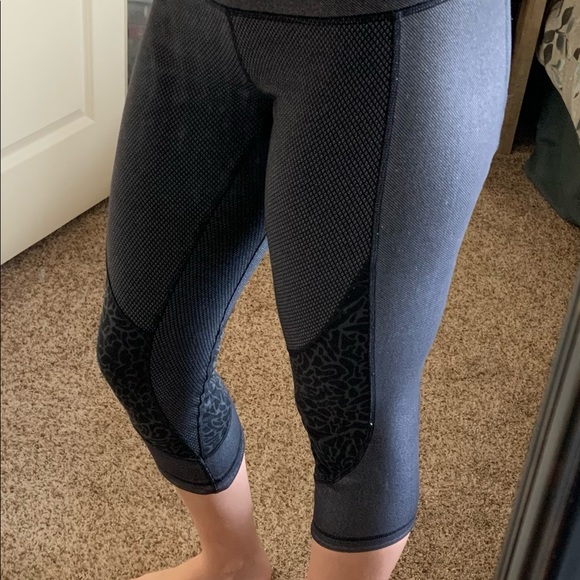 Lululemon wonder under crops - Picture 2 of 4